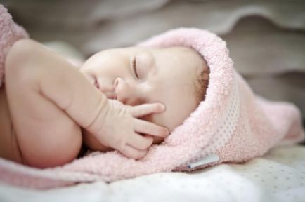 Újszülött első nap otthon (home) Újszülött első nap otthon