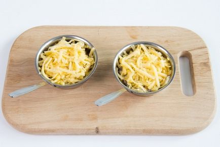 Receptek julienne gombát és gomba csirke zhuleny, hogyan kell főzni a sütőbe, és a serpenyőben (gomba) Receptek gombával julienne a gombát és a csirke szeretnek főzni zhuleny a sütőbe, és a serpenyőben