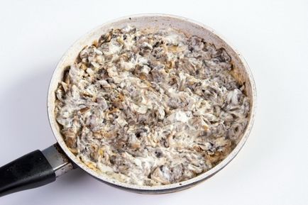 Receptek julienne gombát és gomba csirke zhuleny, hogyan kell főzni a sütőbe, és a serpenyőben (csirke) Receptek gombával julienne a gombát és a csirke szeretnek főzni zhuleny a sütőbe, és a serpenyőben