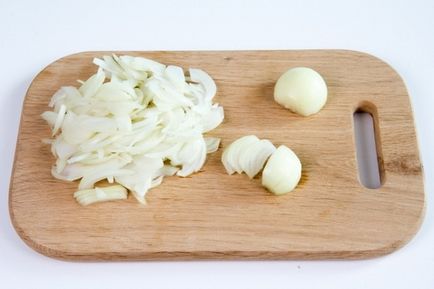 Receptek julienne gombát és gomba csirke zhuleny, hogyan kell főzni a sütőbe, és a serpenyőben (gomba) Receptek gombával julienne a gombát és a csirke szeretnek főzni zhuleny a sütőbe, és a serpenyőben
