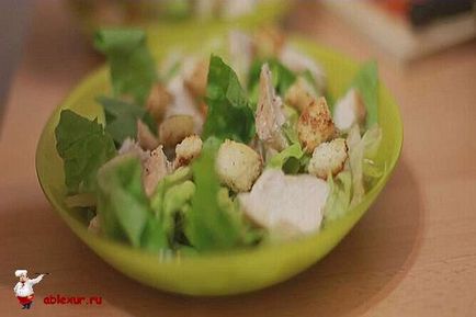 Cézár saláta csirkével - a szósz recept saláta