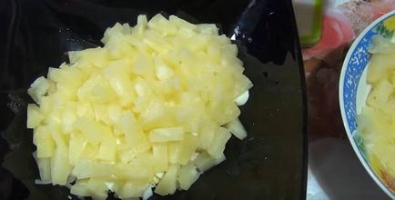 Csirke saláta ananász és syrom- egyszerű és finom receptek
