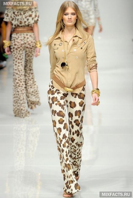 Safari stílusú ruházat (fotó)