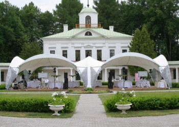 Az esküvő a természetre - a szervezet kulcsrakész sátor