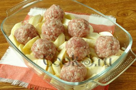 Húsgolyók burgonya a sütőben - egy lépésről lépésre recept fotók, különböző (húsgombóc burgonyával) Húsgombóc burgonyával a sütőben - lépésről lépésre recept fotókkal, különböző