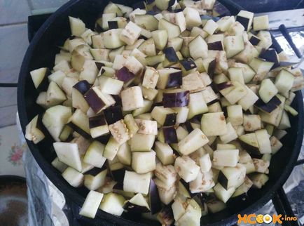 Párolt padlizsán burgonyával - recept paradicsom és egyéb zöldségfélék