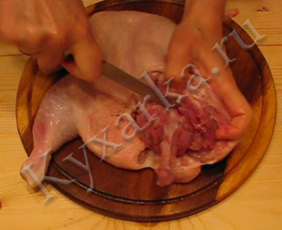 Eltávolítása a csontokat a csirke szerte kizsigerelésére