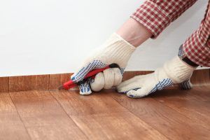 Fektetése linóleum kezét lépésről lépésre (a kezével) Fektetése linóleum kezét lépésről lépésre