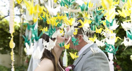 Kitüntetések az esküvőre a papír - a dekoráció lehetőségek a kezét, lépésről lépésre fotók, videók
