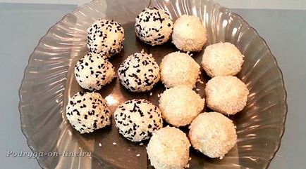 Snack Raffaello sajt könnyen elkészíthető, nagyon finom és szép (sajt) Snack Raffaello sajt könnyen elkészíthető, nagyon finom és szép