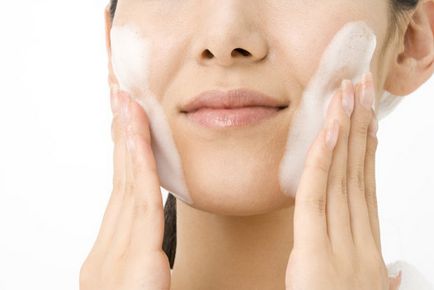 10 Най-доброто от козметика за измиване, по мнението на жените - какво и как да се мият през нощта