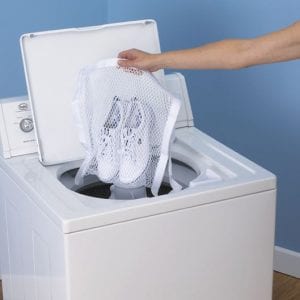 8 начина да се мият бели маратонки и ги правят като нови