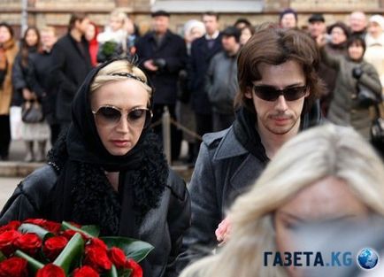 Алла Пугачова починал церемония сбогом и погребението снимка Максима Галкина погребение - само