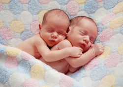 Бременност с близнаци - признаци