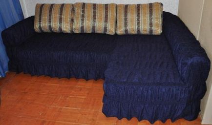 Покрийте на дивана с ръце обличат ъглова версия, интериорен дизайн