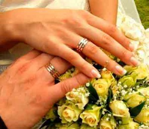Какво прави един венчален пръстен на лявата си ръка