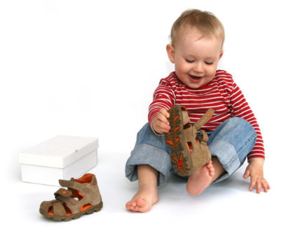 Какво е най-горната част на стъпалото в детските обувки, тъй като е необходимо и дали без него