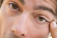 Долния клепач потрепвания ляво и дясно око причини, които правят тик