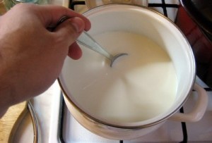 домашно кисело мляко