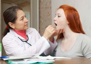 Язви в гърлото - причини, симптоми и лечение стратегия