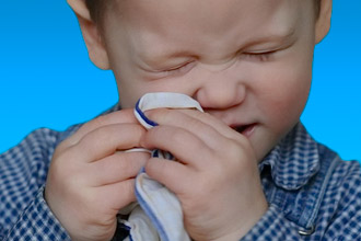 Как бързо лекува хрема при дете - лечение на ринит и слуз при деца