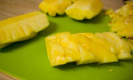 Как красиво нарязани ананас на водач празнична трапеза видео