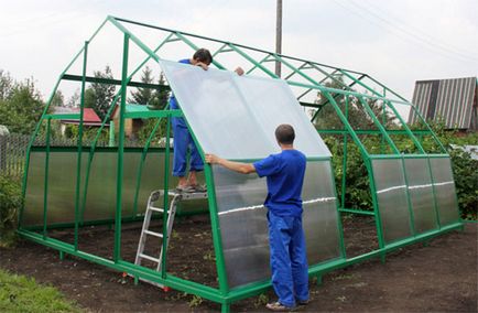 Как да се определи поликарбонат оранжерии, градинар