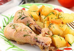 Как да готвя картофи, задушени в multivarka с пиле или месо