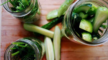 Как да се готви солени краставици бързо