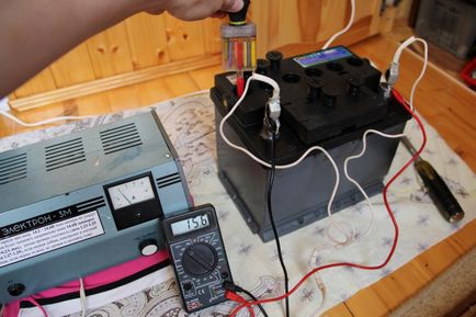 Как да проверите зарядно устройство и тестер мултицет, напрежение заредена батерия