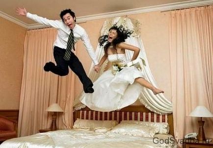 Как са първата брачна нощ булката и младоженеца съветите на