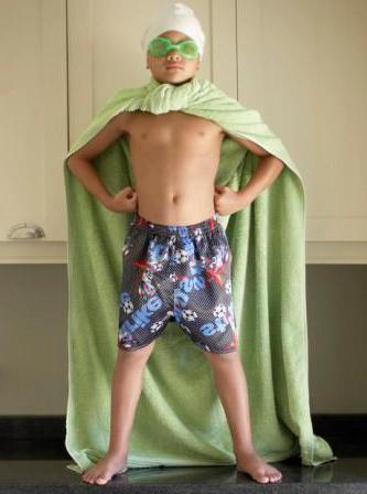 Как да си направим супергерой костюм за момче с ръце