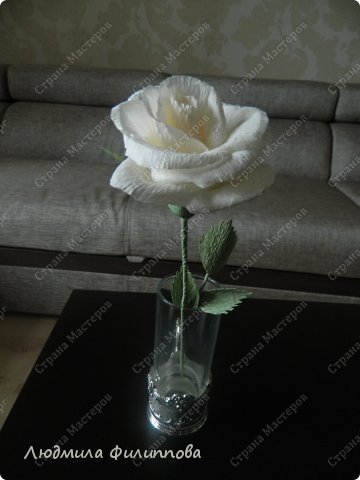 Как да си направите роза от креп хартия със собствените си ръце