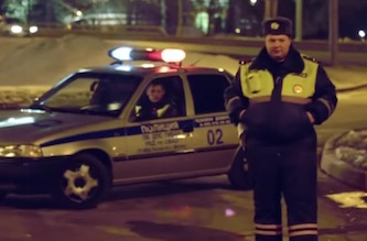 Как да се държим с пътните полицаи в България клипове и прости съвети