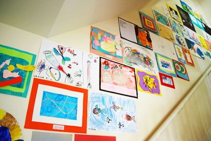 Как да се поддържа и да се настанят рисунки на децата в интериора, дизайна на детски