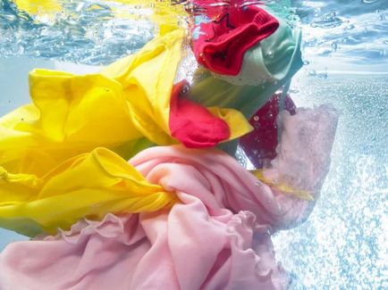 Как да се измие цветни дрехи в пералня