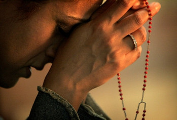 Как да се предпазите от уроки с помощта на дневна молитва