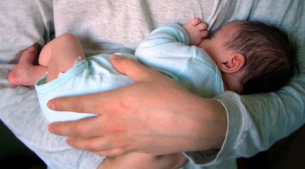 Как да приспи бебето да спи, че е възможно да разтърси като цяло и как да спрем да правим