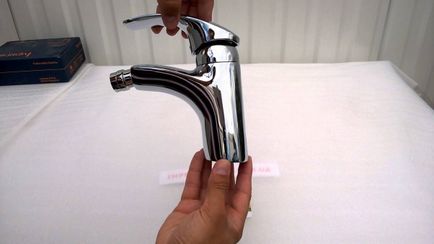 Как да инсталираме кранчето на мивката точните инструкции за видео монтаж с ръцете си, както и снимки