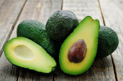 Както авокадо растат от костен в условия на околната среда, методи за покълване и характеристики на грижи