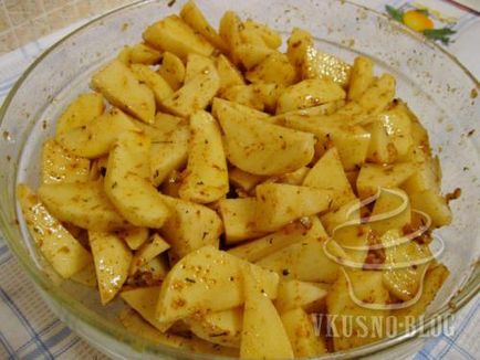 Картофи с подправки, печени във фурната - рецептата със снимка
