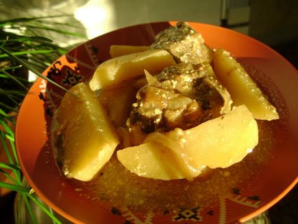 Картофена яхния с говежди черен дроб - как да се готви яхния с картофи в тенджера с черния дроб,