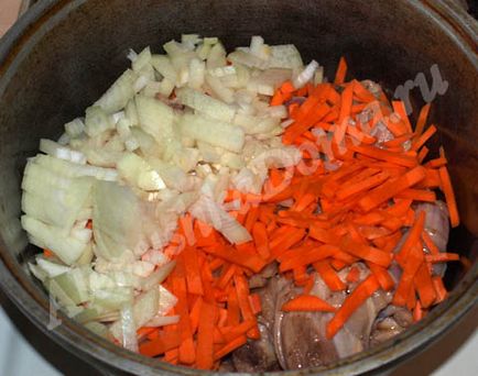Заек яхния с картофи, рецептата със снимка