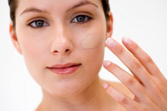 Маскиране с незначителни дефекти по лицето