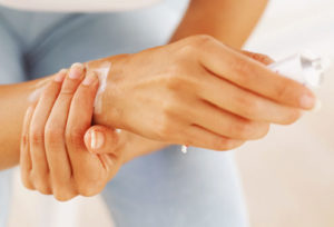 Мехлеми, гелове за артрит на пръстите, подмяна на коляното, лечение на ревматоиден артрит