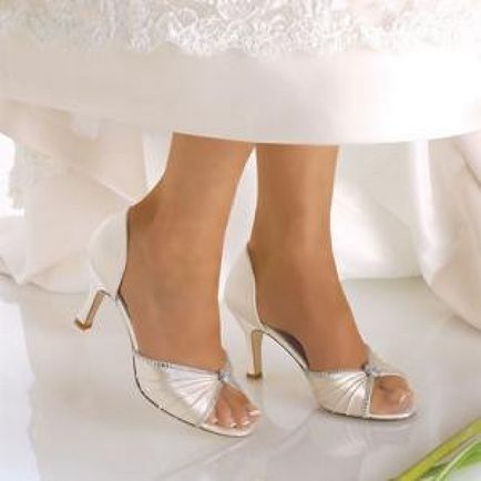 Мога ли да се оженим в сандали - изберете красив модел