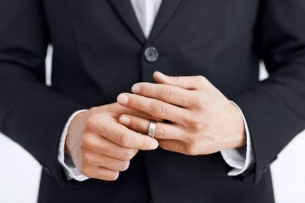Мъжки брачни халки как да избирате пръстен от злато (снимка)