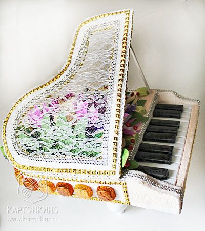 Пиано музикален подарък на сладкиши
