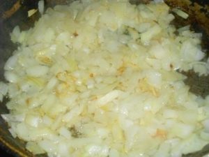 Месо на френски с картофи и гъби в рецептата на фурна със снимка