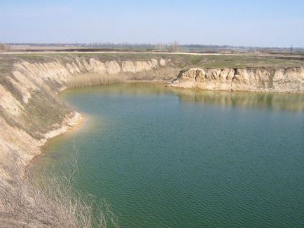 В момента, солено езеро в региона Харков